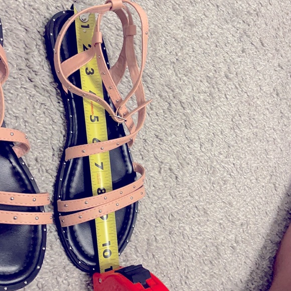 🔴SOLD🔴Strappy Sandals - Picture 4 of 7
